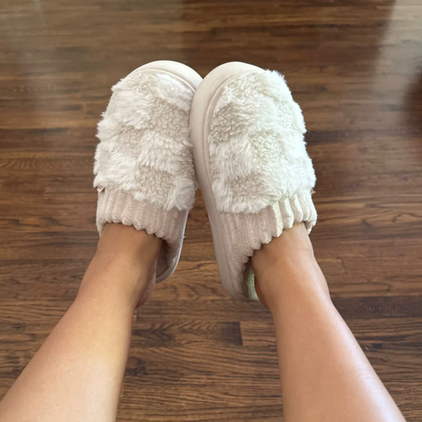 Plaid fluffy platform slippers