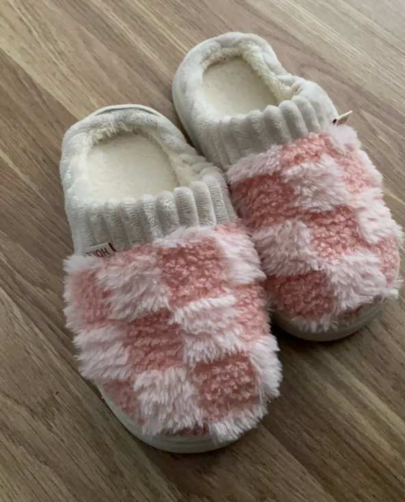 Plaid fluffy platform slippers