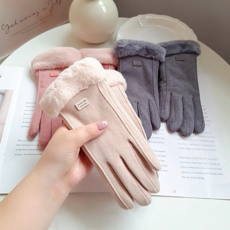 Plush touchscreen gloves